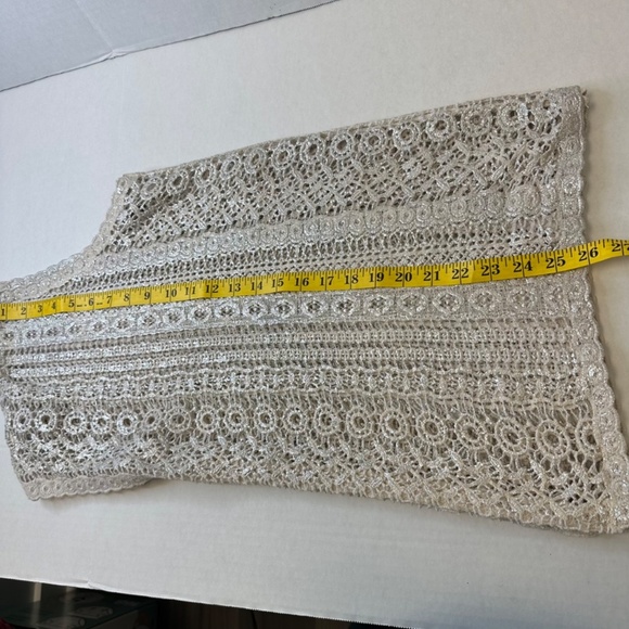 Coin 1804  Beautiful Crochet Lace Blouse - Light Beige size XL - Picture 9 of 9